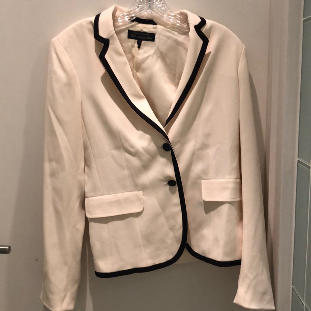 I’m selling a jacket from rag and bone